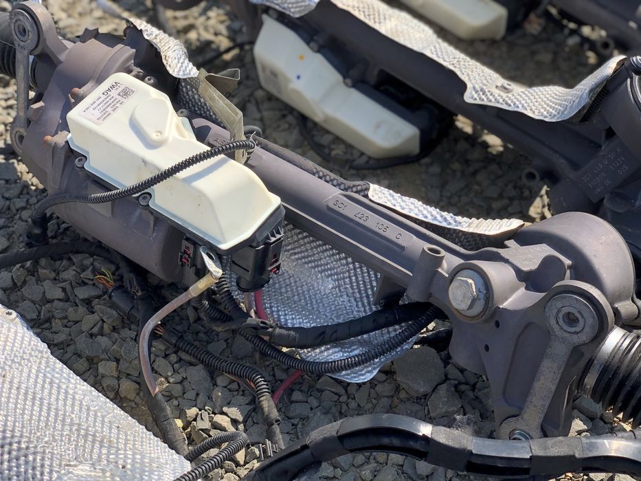 Рулевая рейка Пассат Б6 Шкода А5 Кадди 3 Тоуран рульова рейка Passat