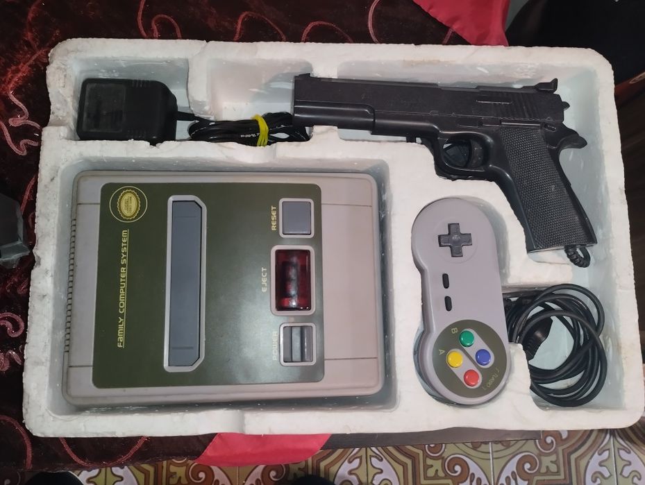 Vintage console with multiple games64750797418371124