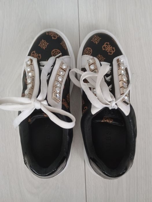 Sneakersy Guess Brązowe
