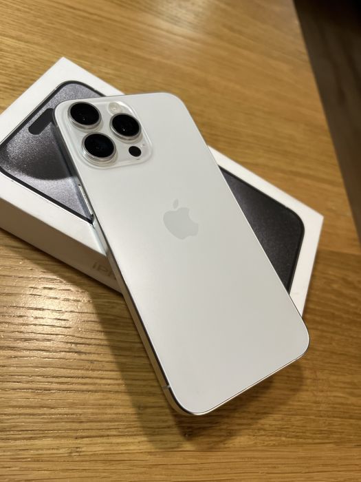 Iphone 15 Pro Max 256 gb white Titanium zadbany biały zestaw