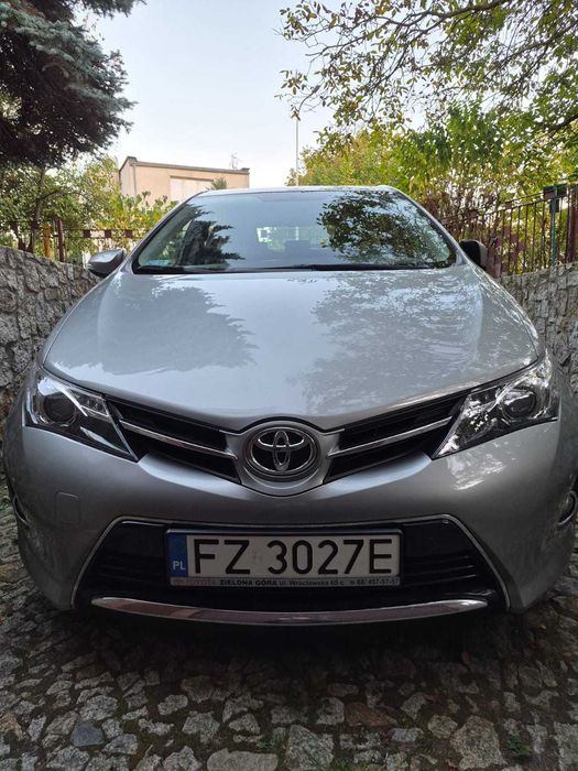 Sprzedam Toyotę Auris 2013