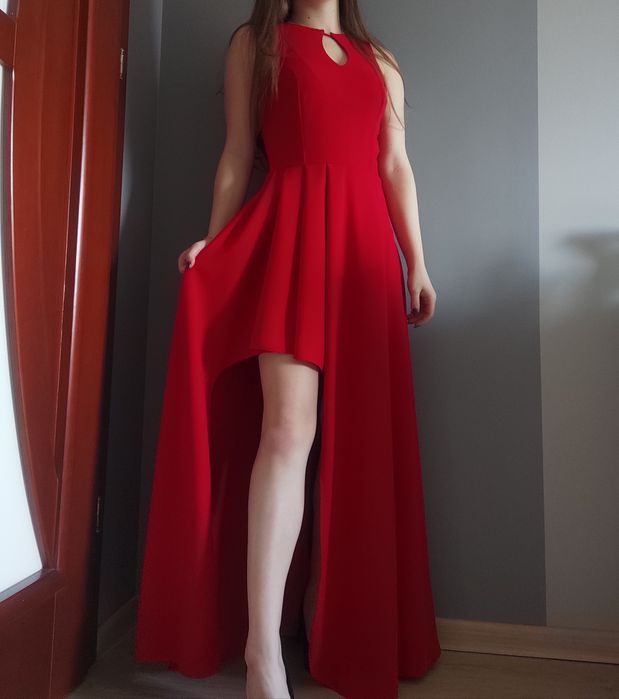 Czerwona sukienka maxi z rozporkiem