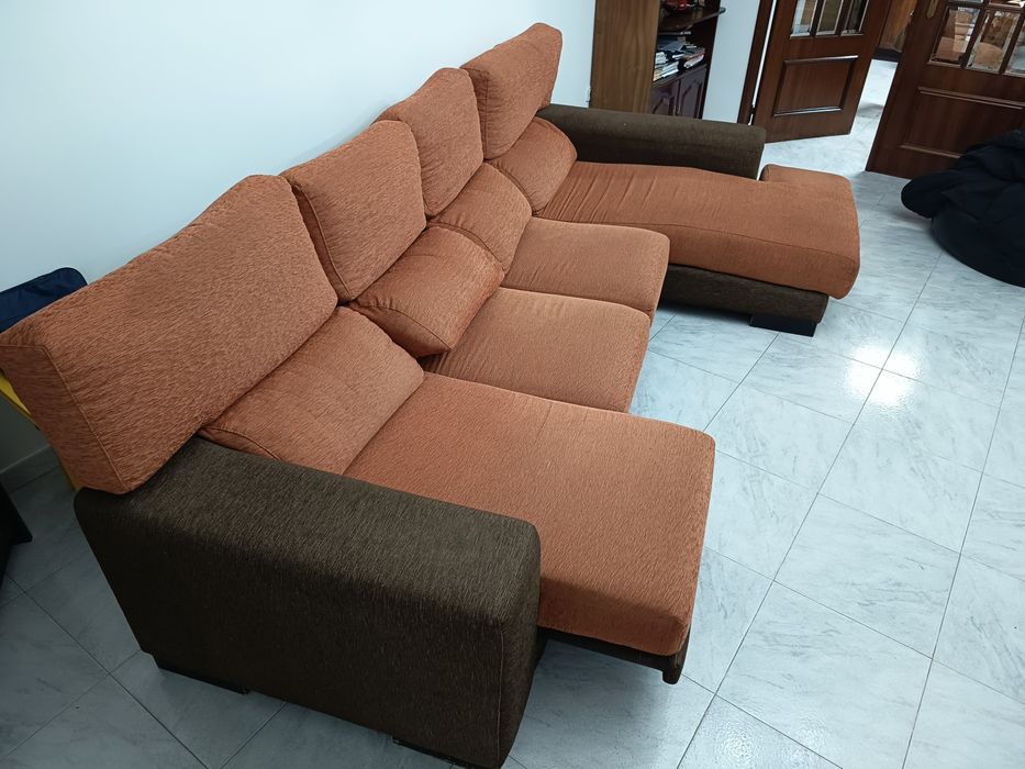 Sofá com chaise long