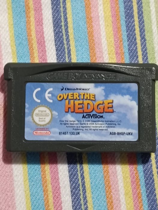 Dois cartuchos de jogos