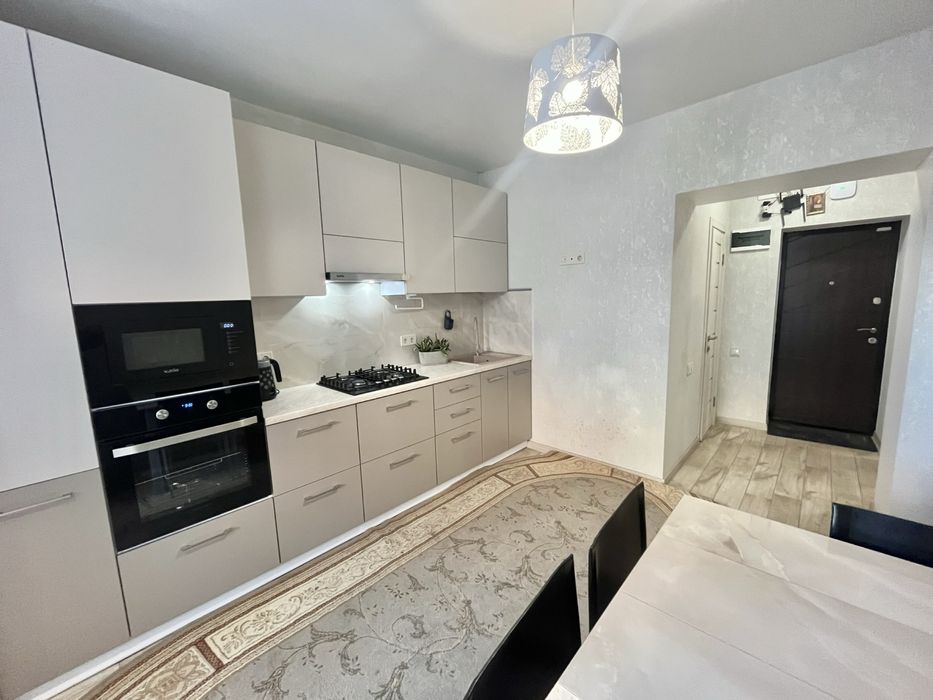 Сахарова/Бочарова, квартира в новом кирпичном доме, на 3эт (газ)