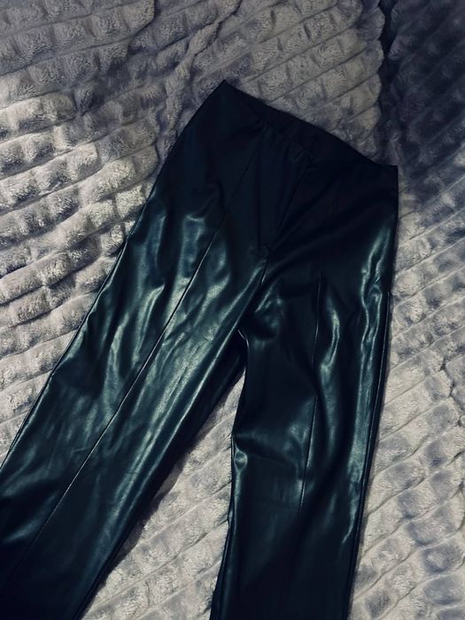 Женские кожаные штаны