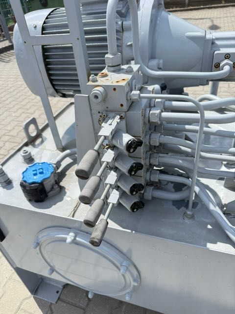 stacja hydrauliczna używana 15 kw do wiertnicy lub inne zastosowania
