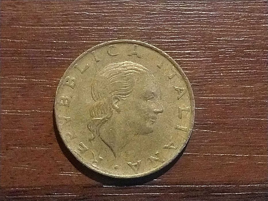 Moneta 200 lire 1988.