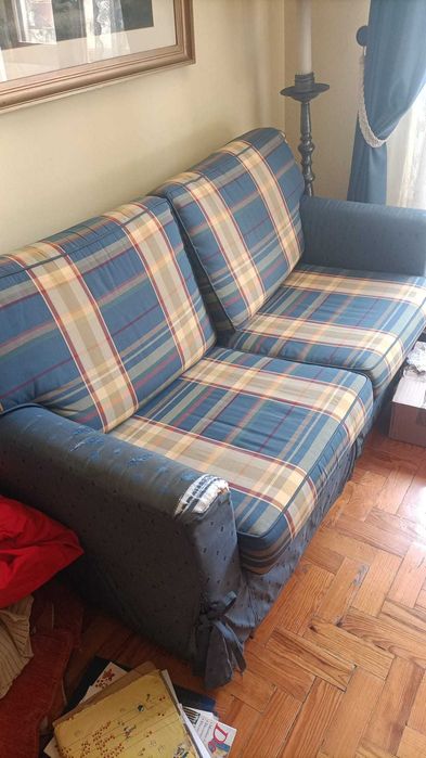 Sofá-cama muito limpo
