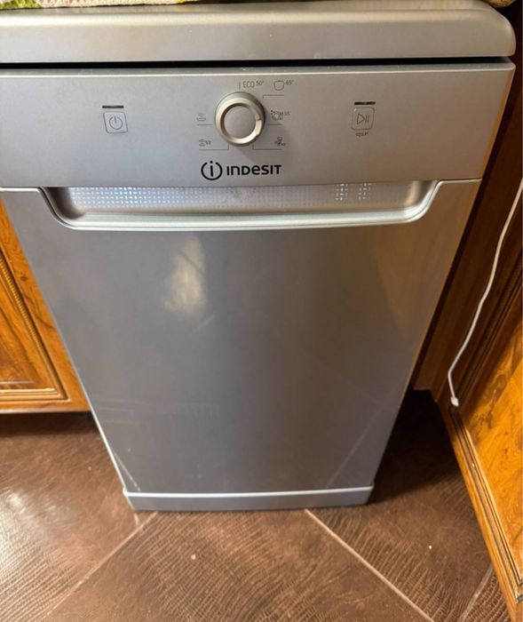 Продам посудомийку indesit