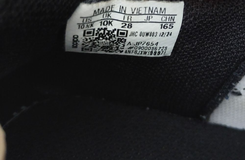 tênis Adidas TAM 28