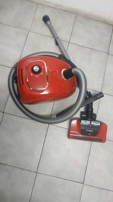 Aspirador com Saco BOSCH BGLS4PET2 Série 4 ProAnimal