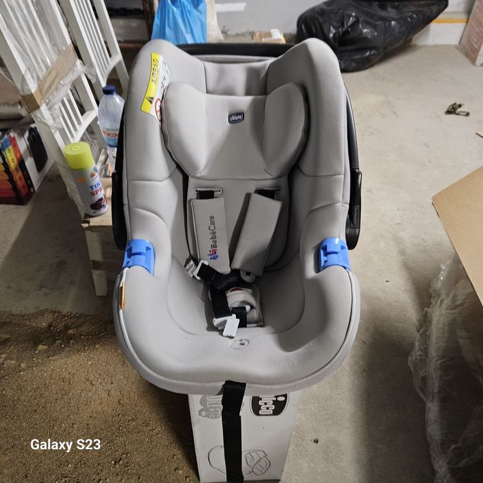 Carrinho de bebê com vários extras