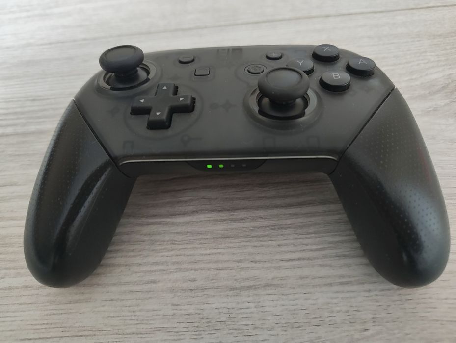 Nintendo Switch Pro kontroler HAC-013