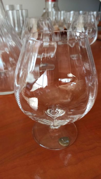 Conjunto de 6 copos e garrafa, de cristal Capri, feitos em Itália 24%