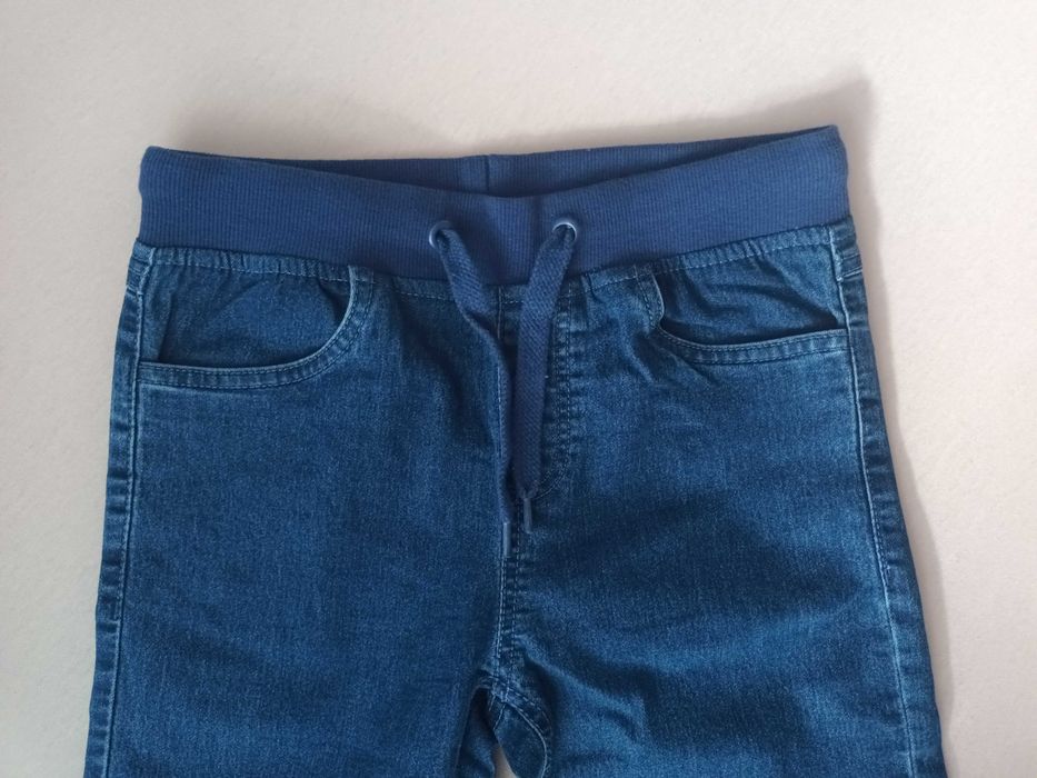 Nowe spodnie chłopięce, jeansowe rozm 140