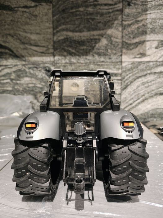 Bruder traktor lamborghini