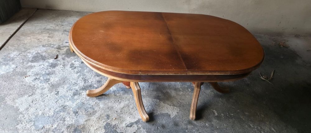 Mesa de Jantar em Madeira Maciça Extensível – Até 8 Pessoas