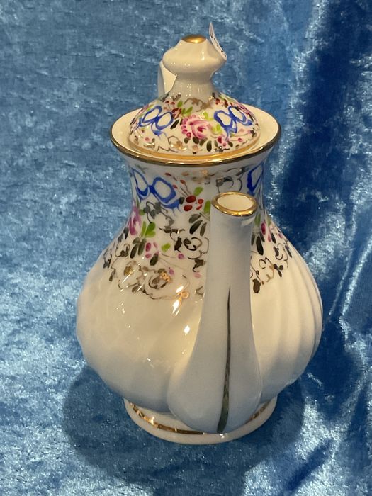 Pote de café porcelana Ema anúncios abaixo