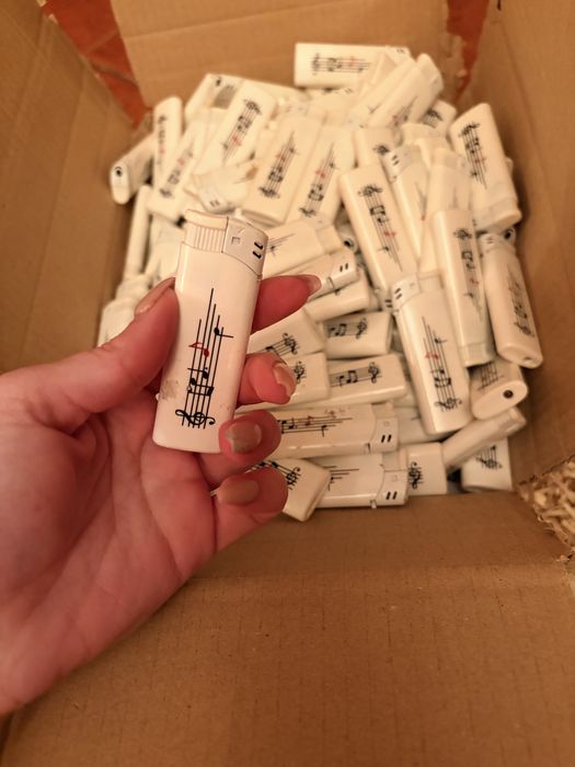 Lote de 800 isqueiros