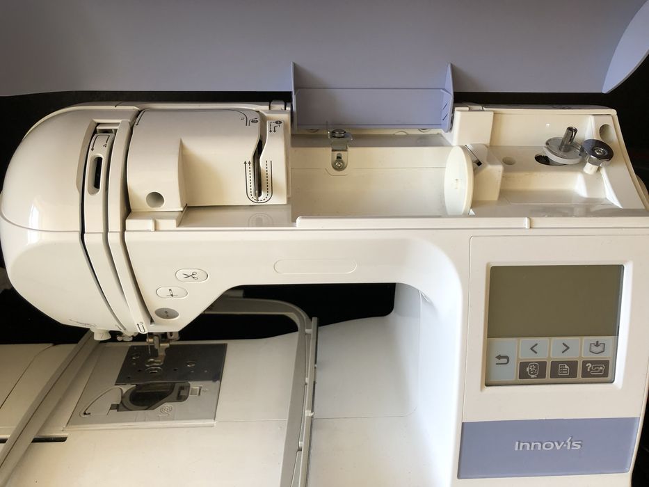 Вышивальная машинка Brother Innov is 700E II