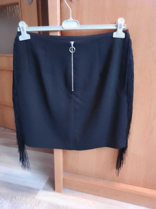 Spódnica czarna z frędzlami elegancka