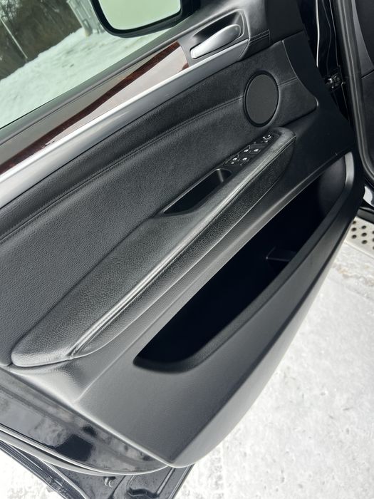 BMW X5 3.0D 35xDrive 2011 /гарна комплектація/не фарбована