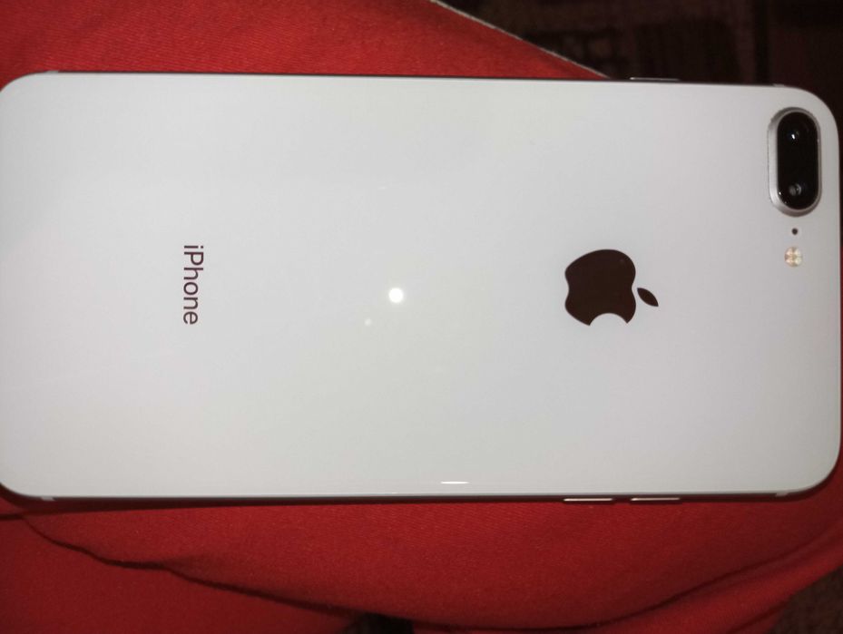 Продам iPhone 8 plus