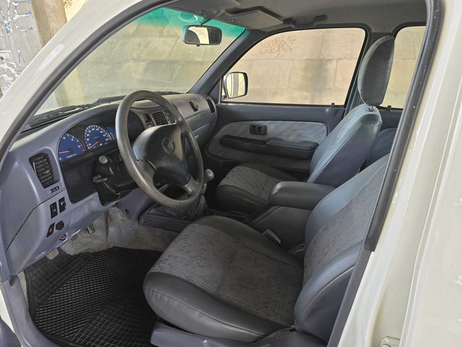 Toyota Hilux Tracker