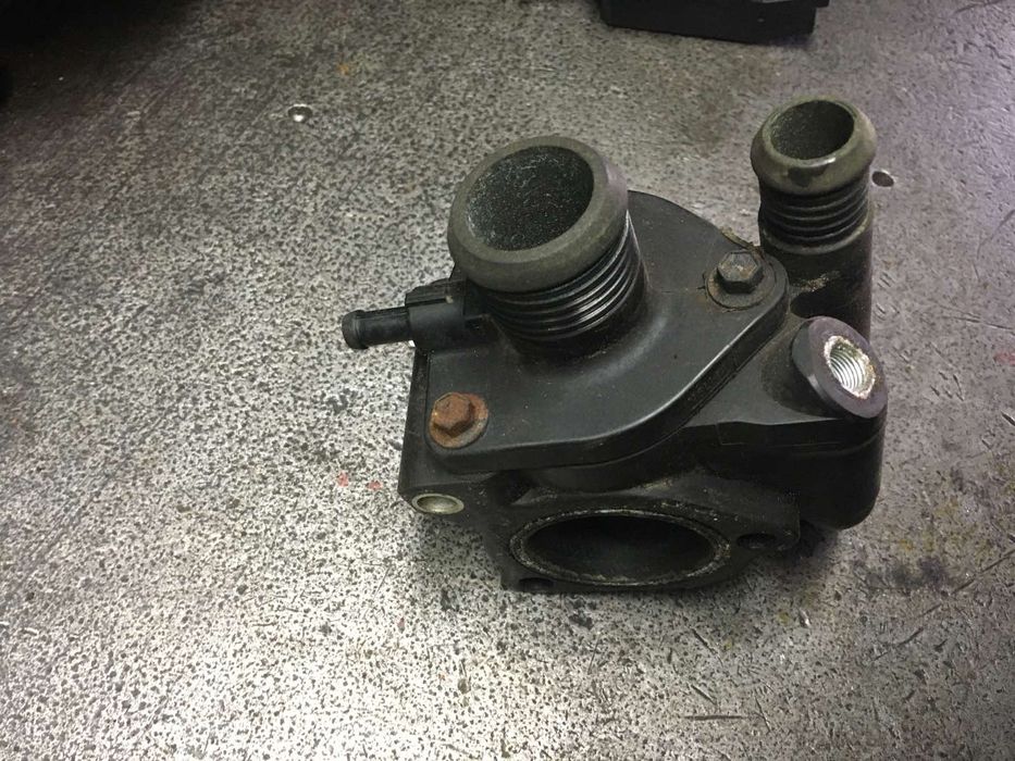 Корпус термостату Ford Mondeo 1,Mondeo 2,Focus1,Escort