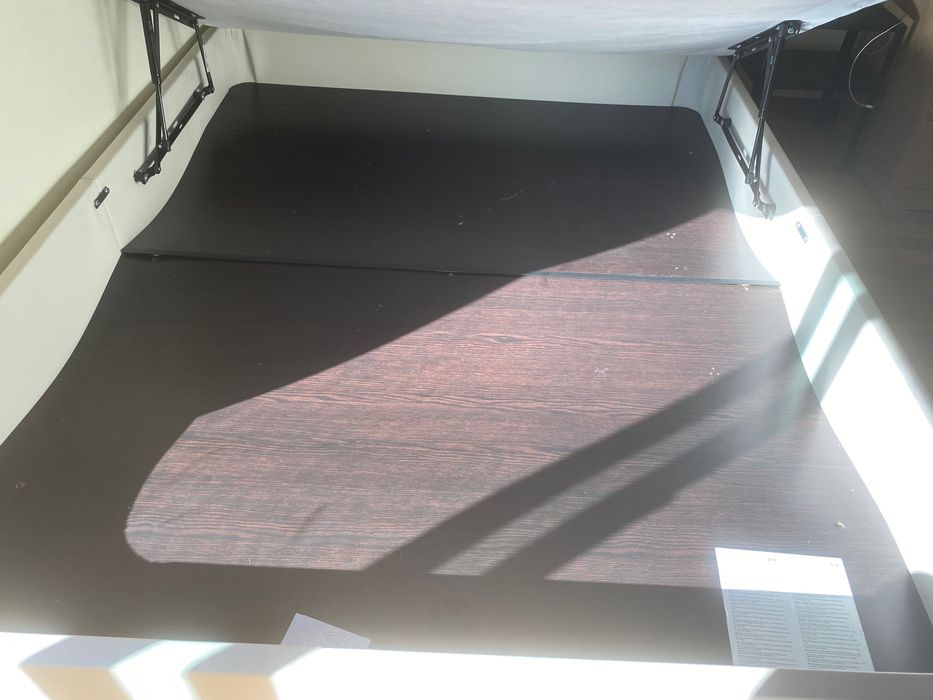 Cama IKEA KVITSÖY 1,60x2,00 com arrumação