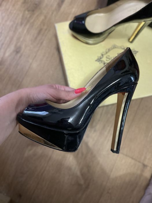 Туфли лаковая кожа 37р в хорошем состоянии