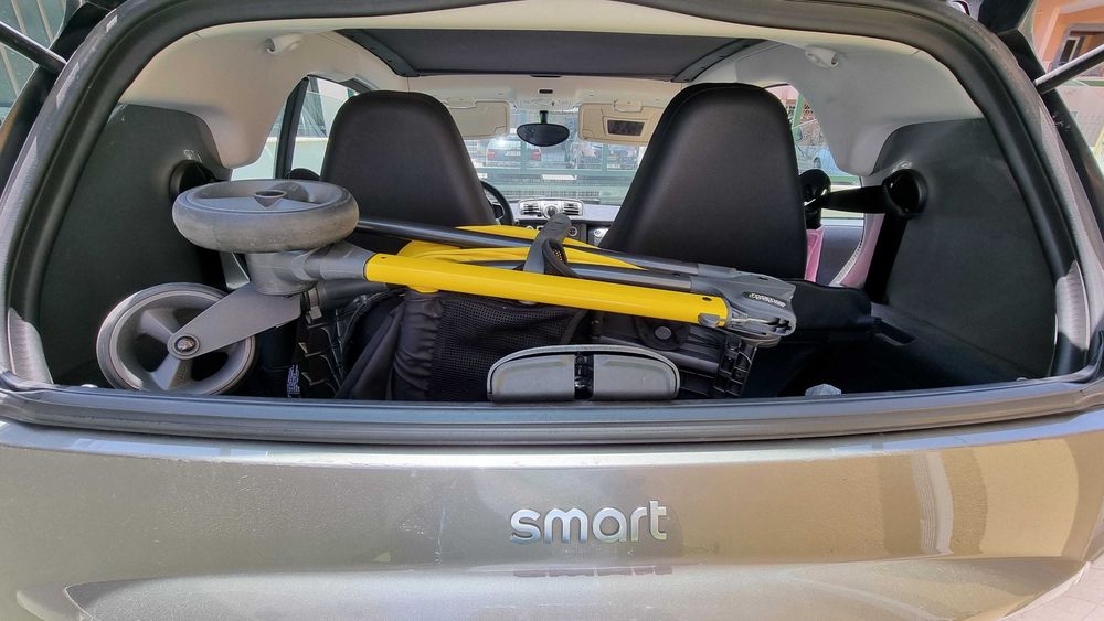 Carrinho passeio de criança, até 5 anos. Cabe no SMART. EXCELENTE
