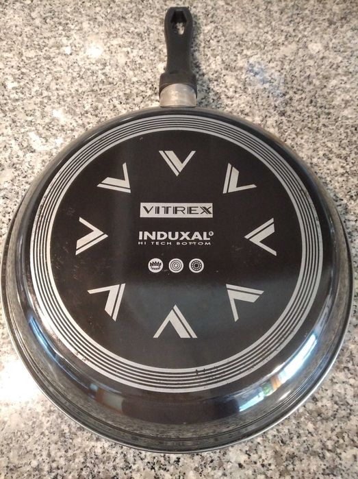 Wok Tupperware Chef Series 24 cm, frigideiras IKEA 28 cm e Vitrex 30cm