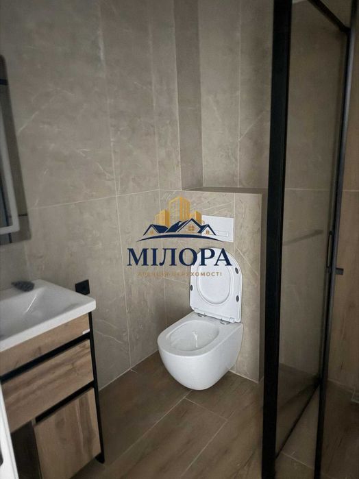 Продаж / Квартира / Вакарова, Поляна