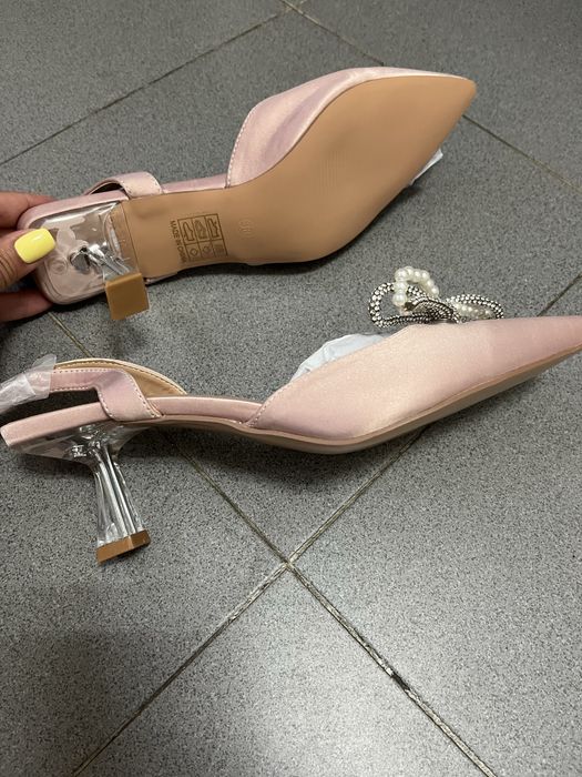 Sapatos novos de tacão médio Shein,rosa com pedras,37-10€