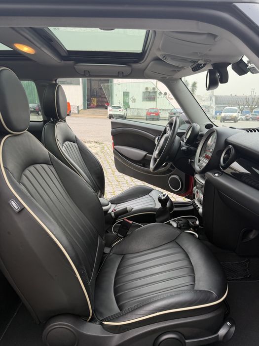 Mini cooper S com Kit Original JCW instalado!