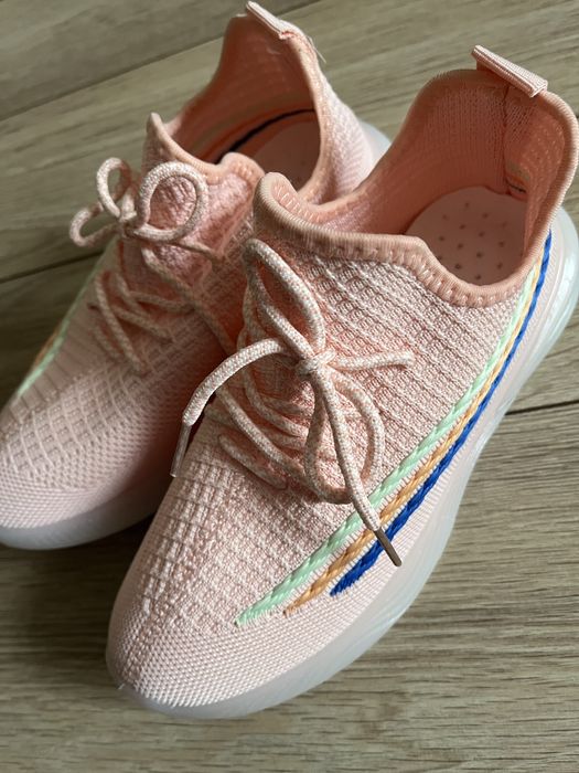 Кросівки  для дівчинки