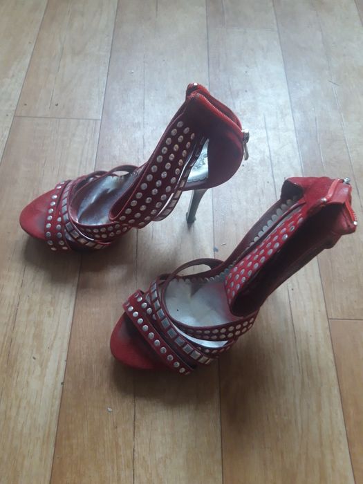 Buty szpilki sandaly