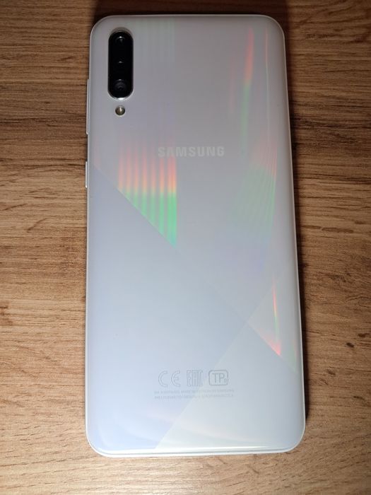 Продам смартфон Samsung A30S, память 4/64 гб