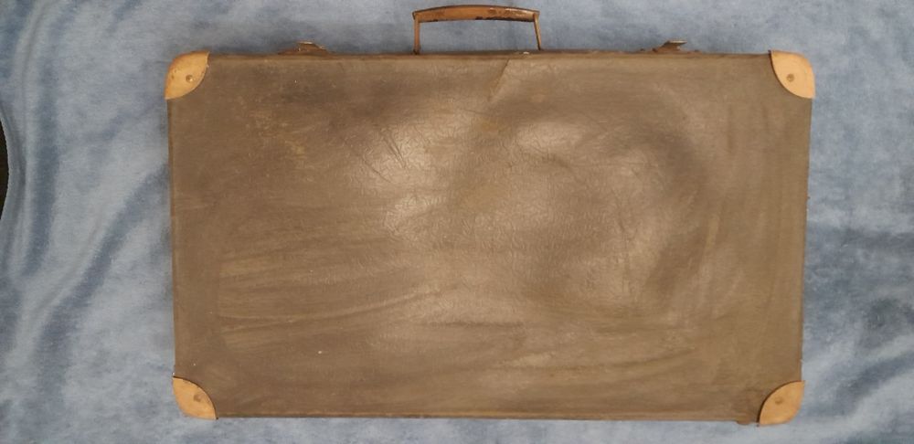 Walizka antyk do sesji fotograficznych rekonstrukcji