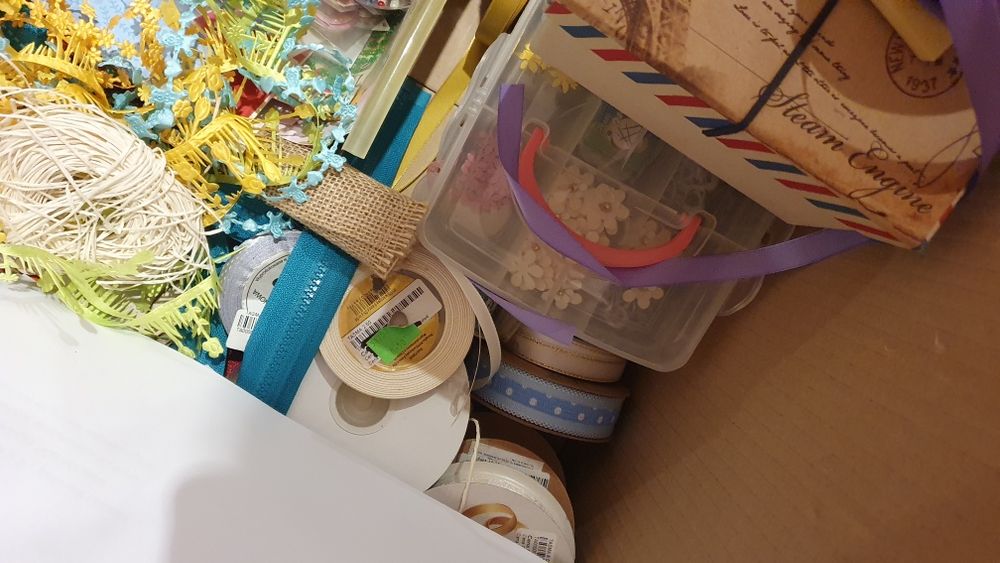 Papiery i ozdoby do scrabbookingu