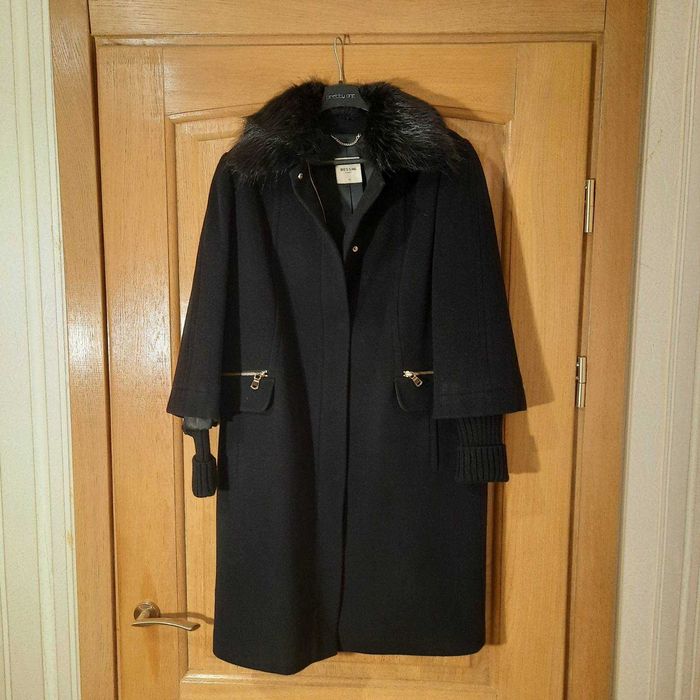 Пальто демисезонное Bessini, рукав 3/4, мех воротник- бобёр. Размер 38