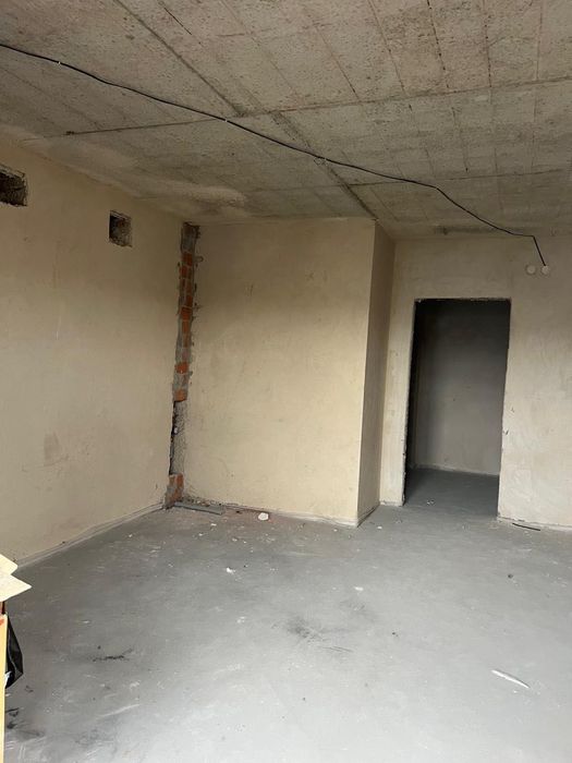 Продам 2-х кімнатну квартиру 92m2