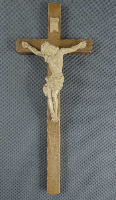 Wiszący Krzyż krucyfiks JEZUS pasyjka rzeźba drewno 34 cm