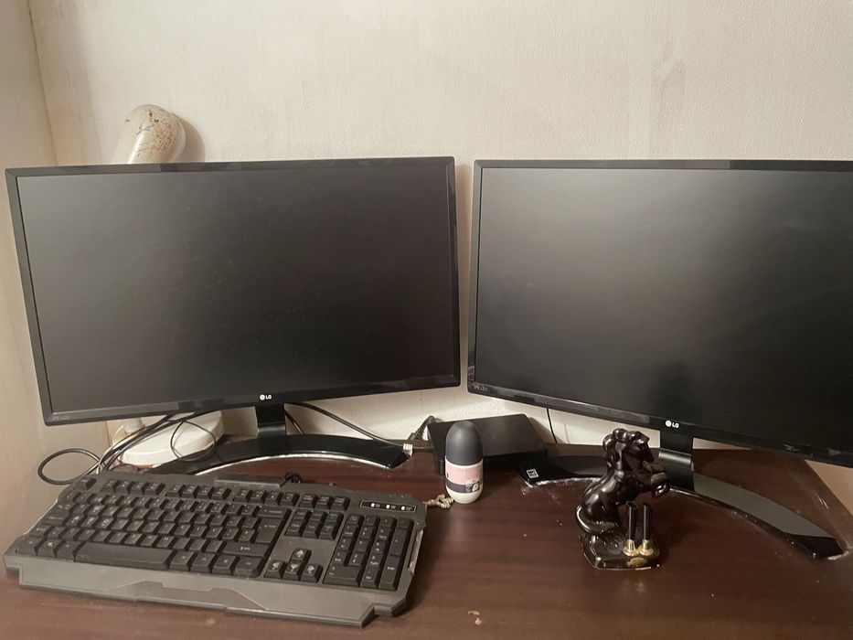 2 X Ecra LG 24’ em otimo estado