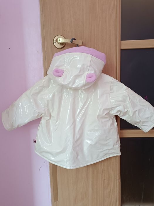 Dziecięca kurteczka przeciwdeszczowa 68