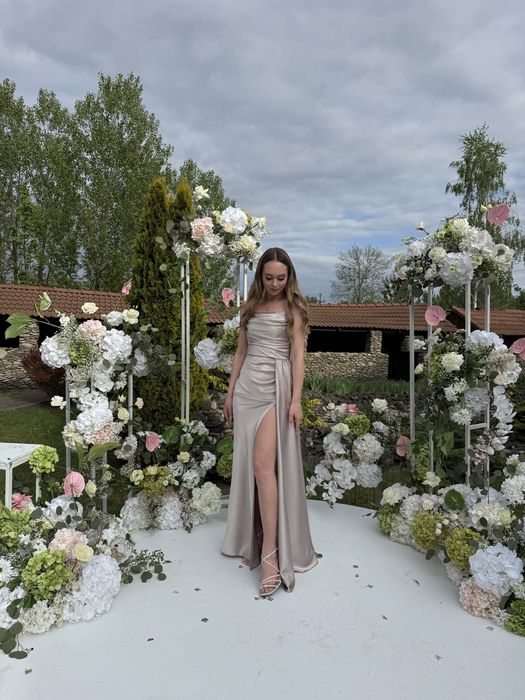 Розкішна атласна вечірня сукня Champagne | S | Одягалась 1 раз