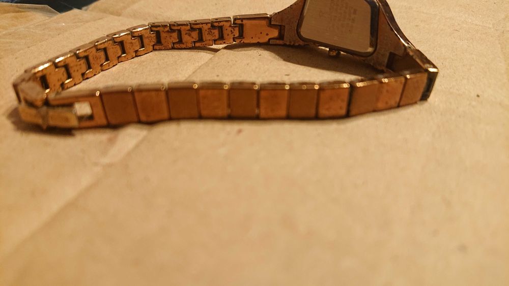 Женские миниатюрные часы