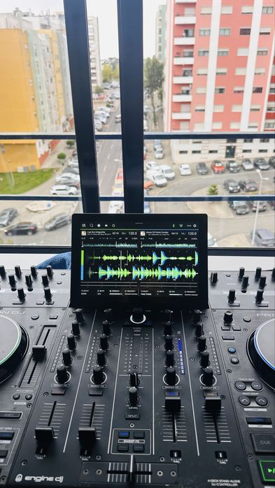 Denon DJ PRIME 4+ Controlador de DJ Pro All-in-One e Ecrã Touch
